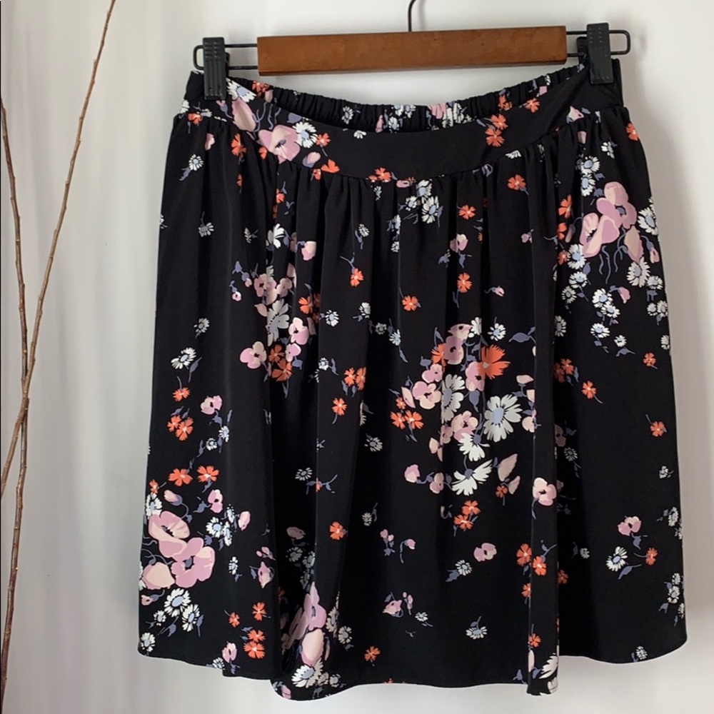 ❌Donated❌ Lauren Conrad Floral Skirt Women’s Size Small - Picture 1 of 7